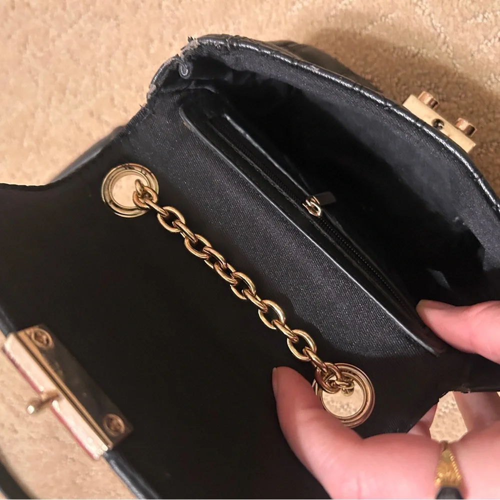 Elegant Black Quilted Leather Gold Chain Link Strap Crossbody Purse